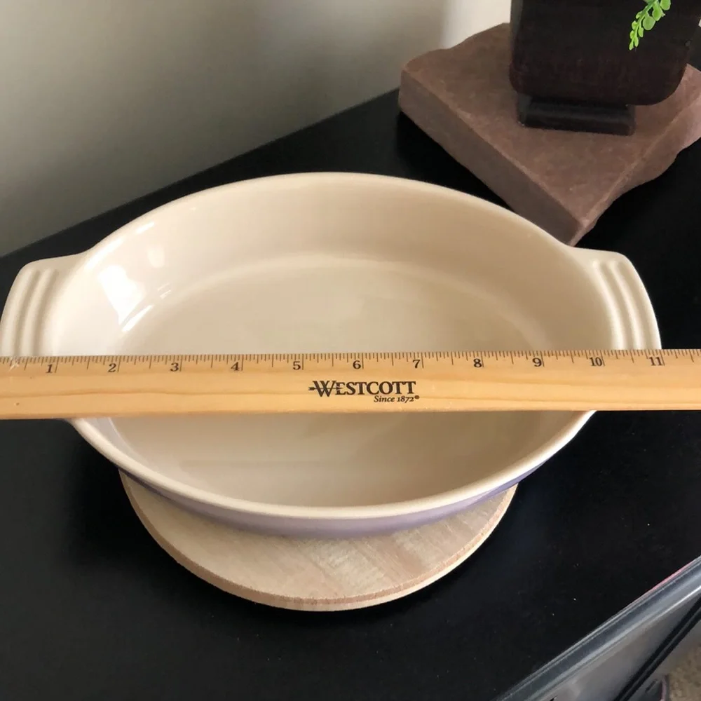 Le Creuset easy tabletop